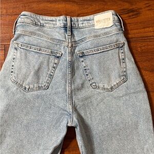Hollister Women's Curvy Ultra High Rise Vintage Straight Light Blue Jeans Sz 3